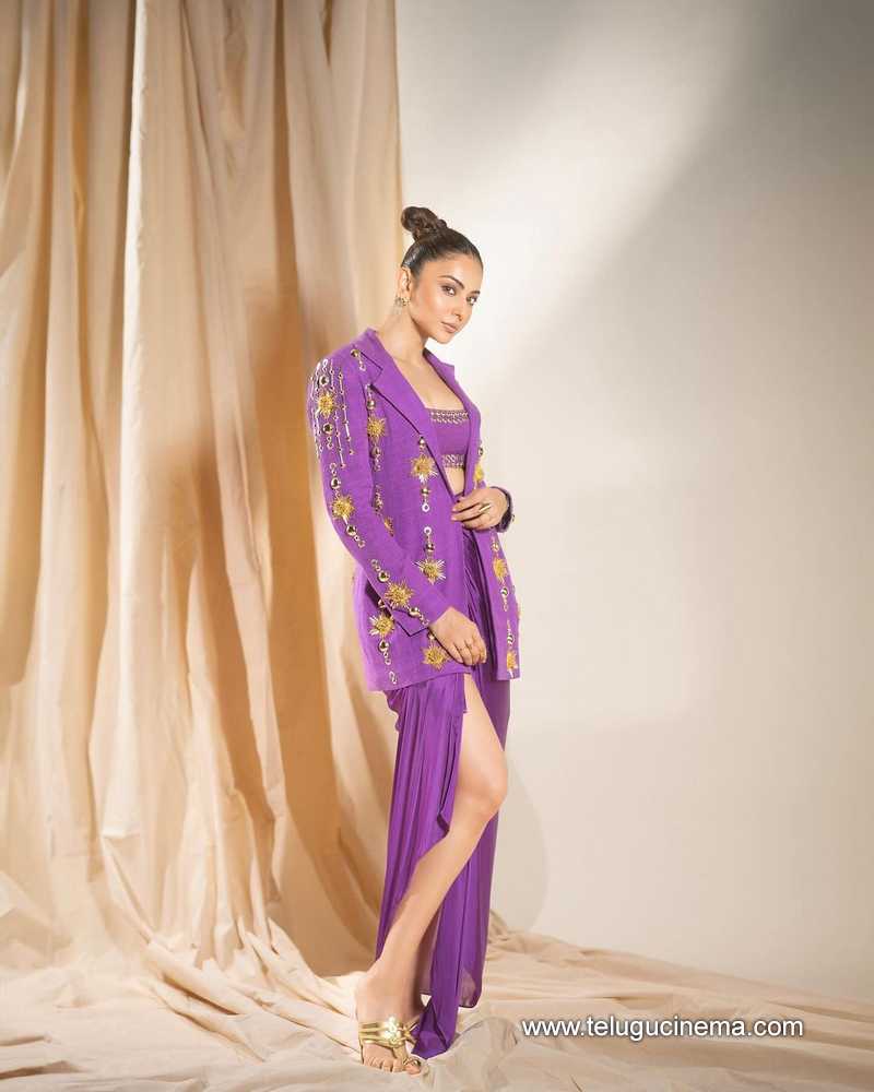 rakul stills 110924 02