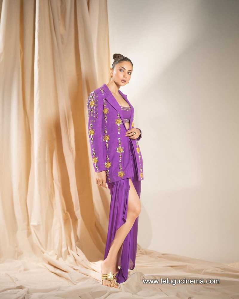rakul stills 110924 03