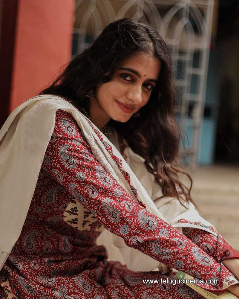 manasachoudary stills 221024 13