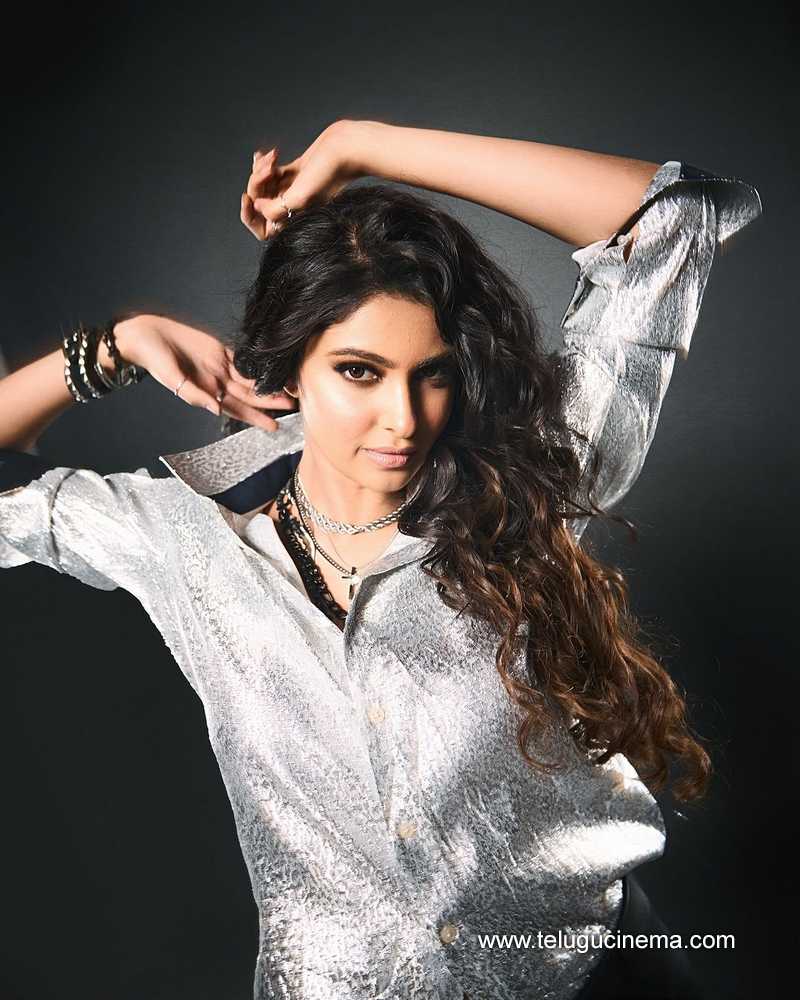 manasavaranasi stills 181024 03