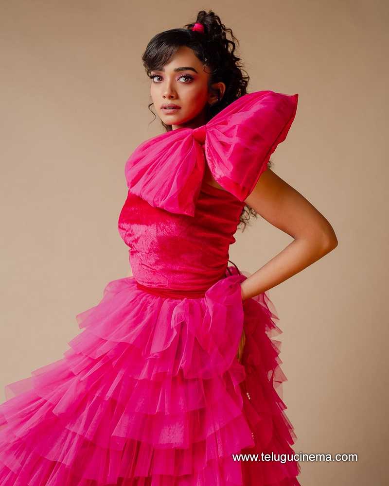 saanve stills 101024 08