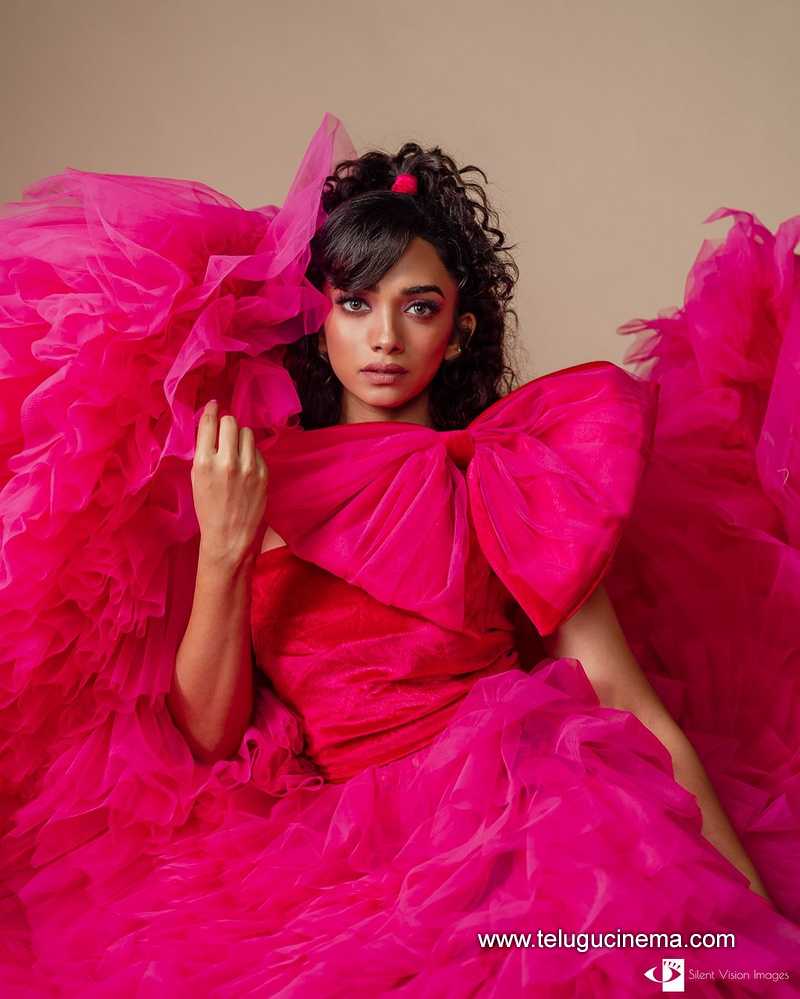 saanve stills 101024 09