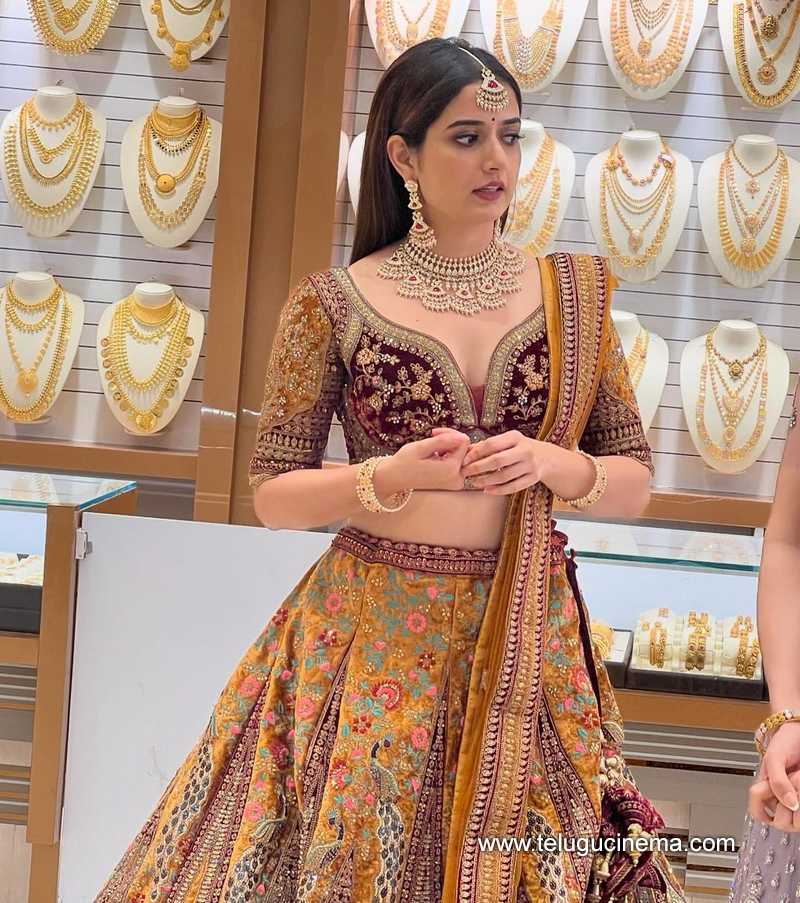 ashika stills 021124 04