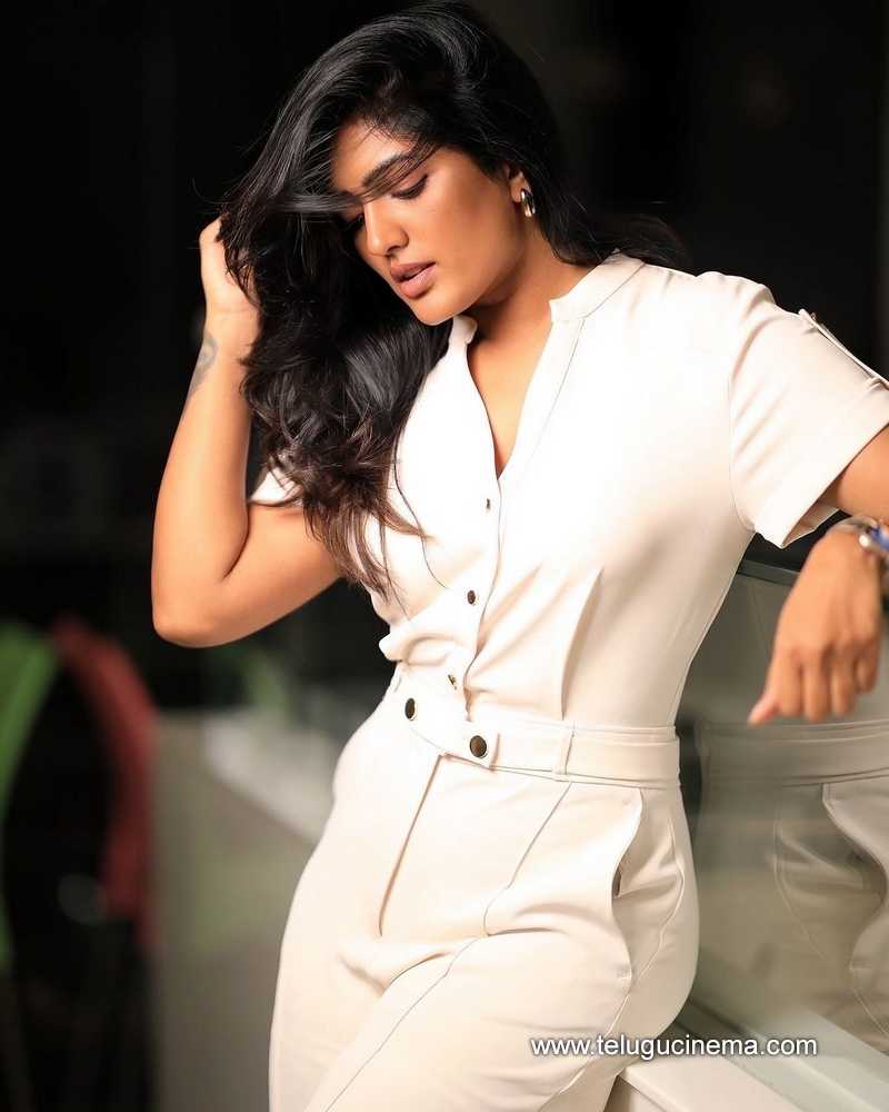 eesharebba stills 221124 04