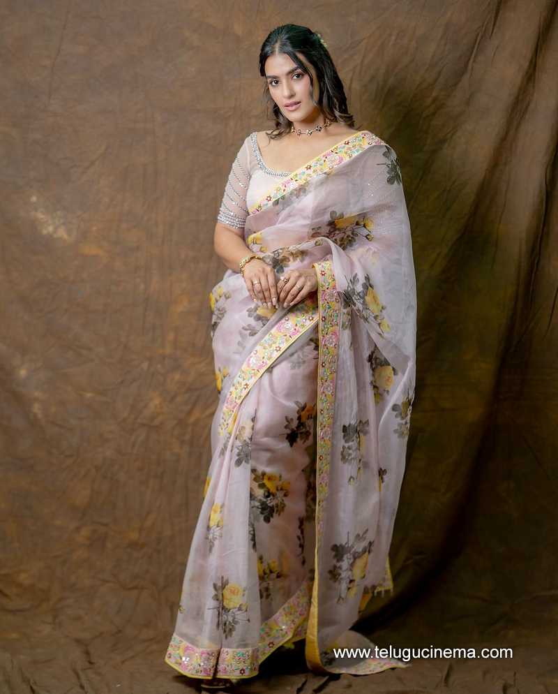 kavya stills 031124 03