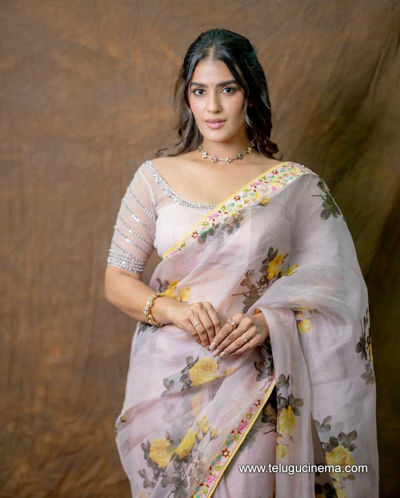 kavya stills 031124 05