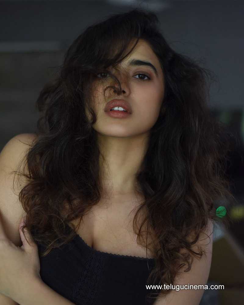 ketika sharma stills 141124 02