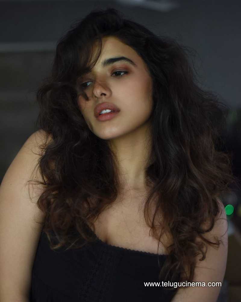 ketika sharma stills 141124 03