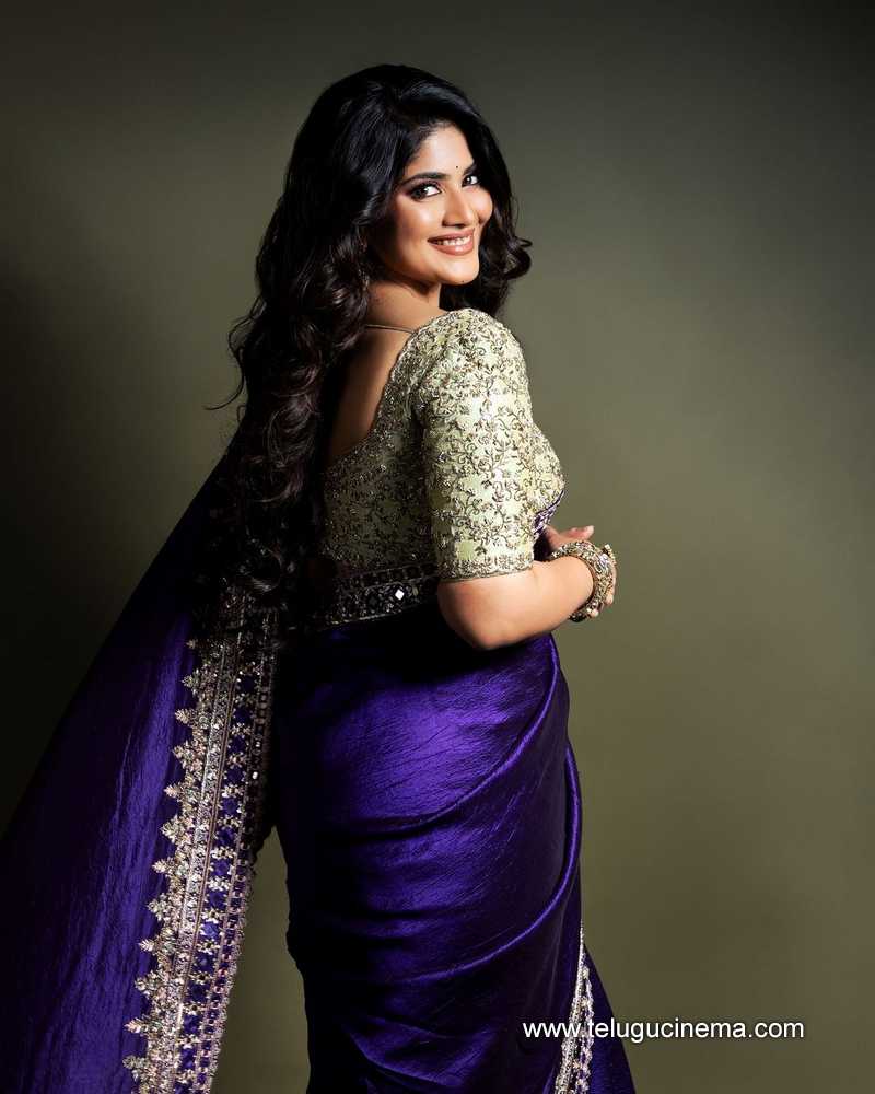 megha stills 241124 06