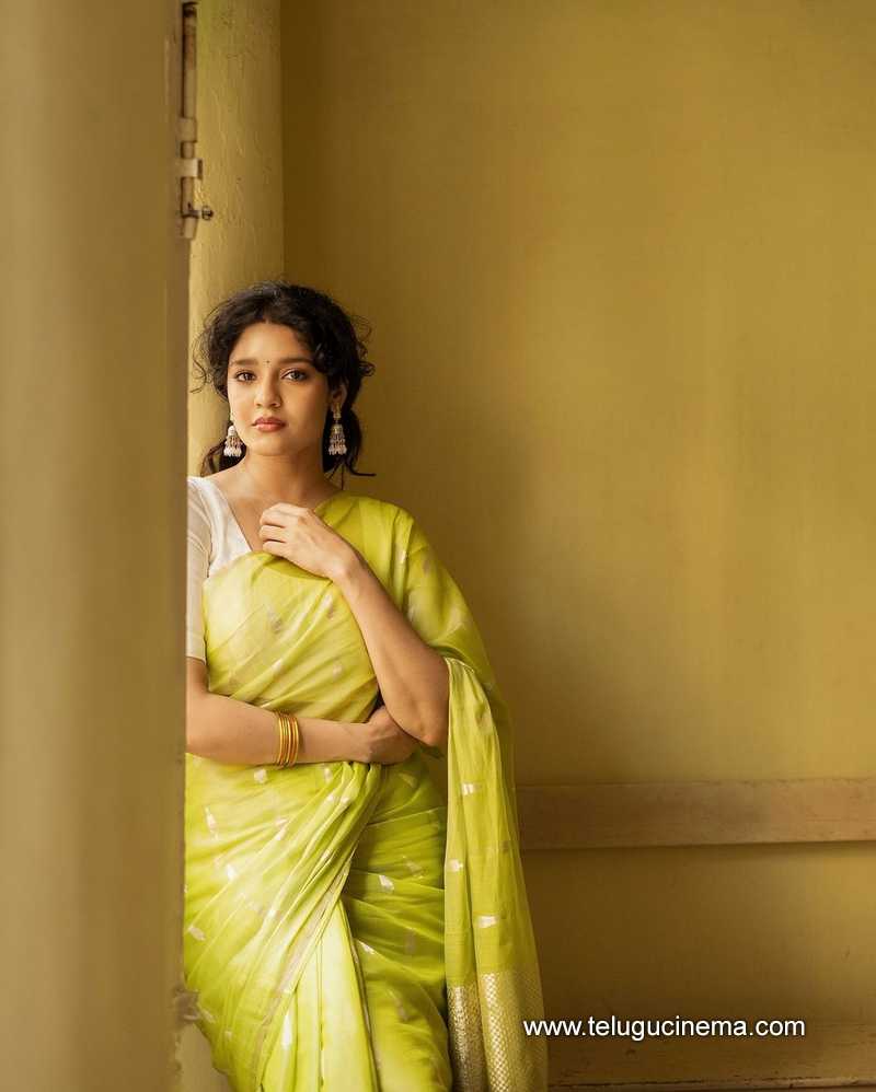 ritika stills 011124 04