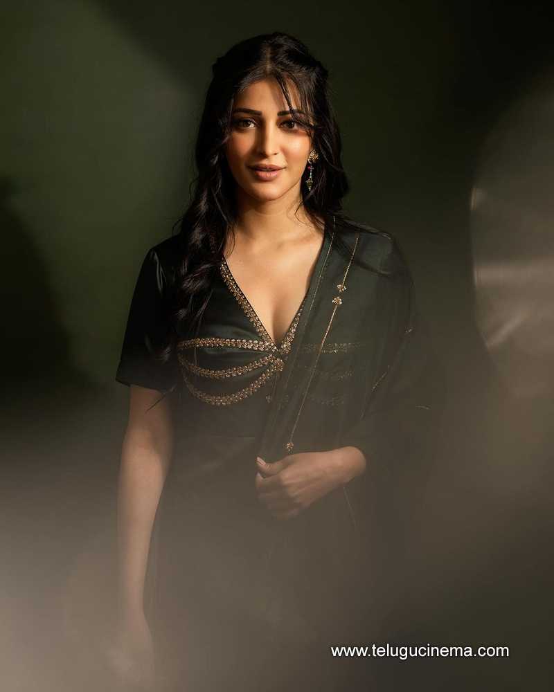 shrutihasan stills 121124 04