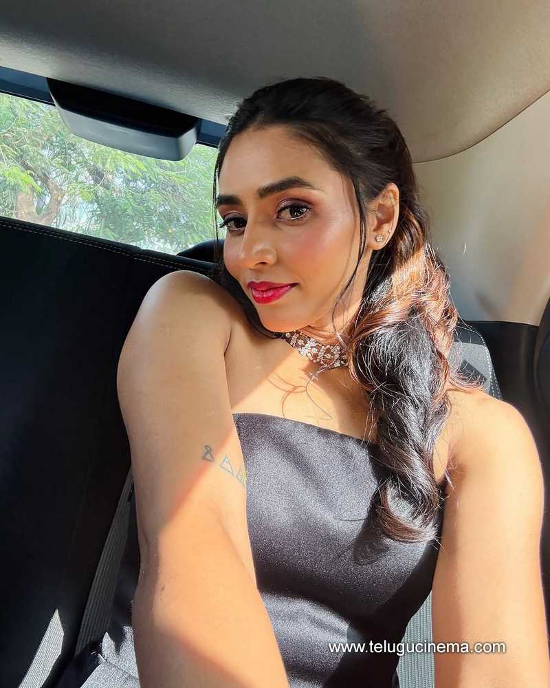 sapthami stilla 17012508