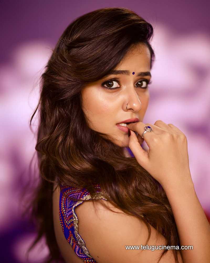 vaishnavi still 31012504