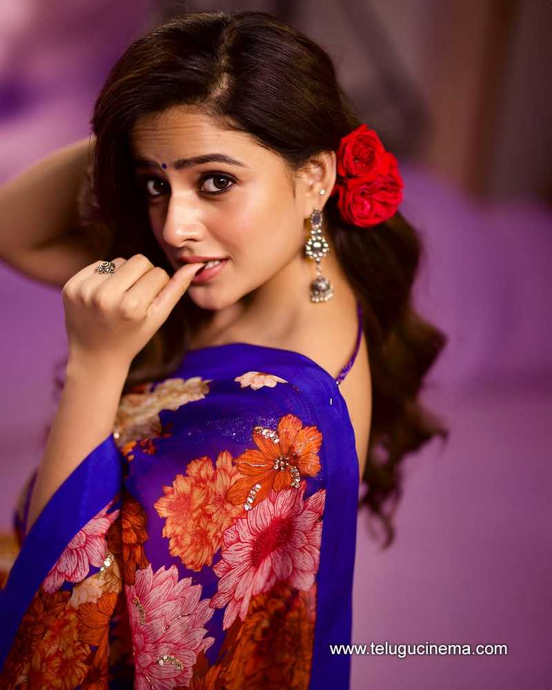 vaishnavi still 31012505