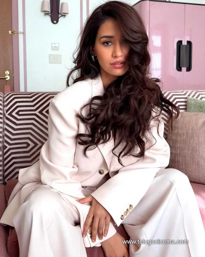 disha still 8022506