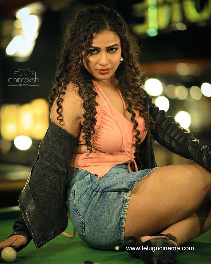 inaya still 7022503
