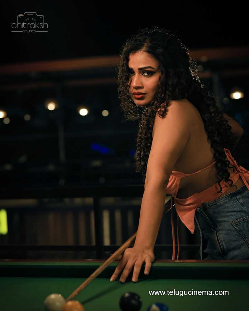 inaya still 7022504