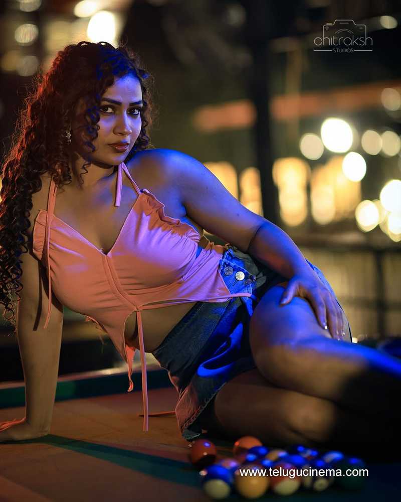 inaya still 7022508