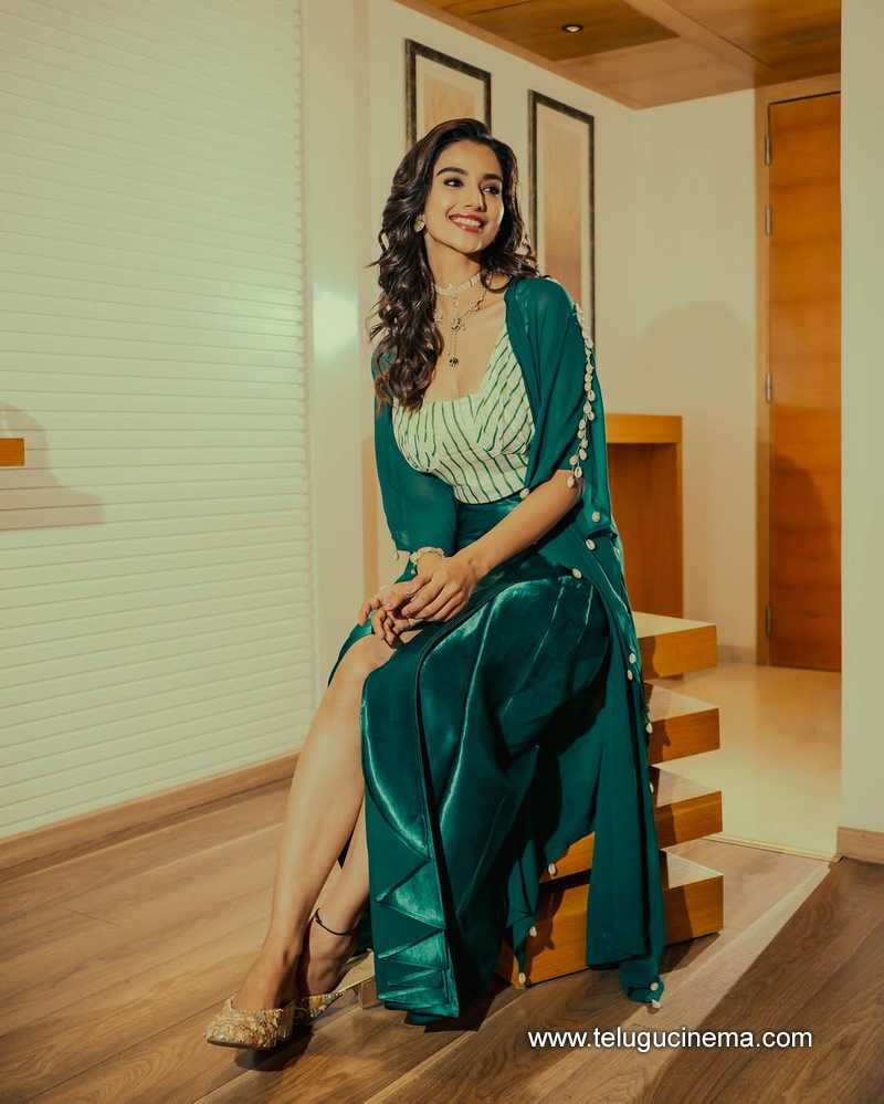 meenakshi still 17522504