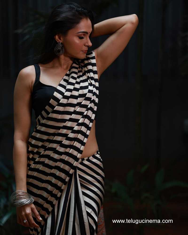 andrea stills 01032505