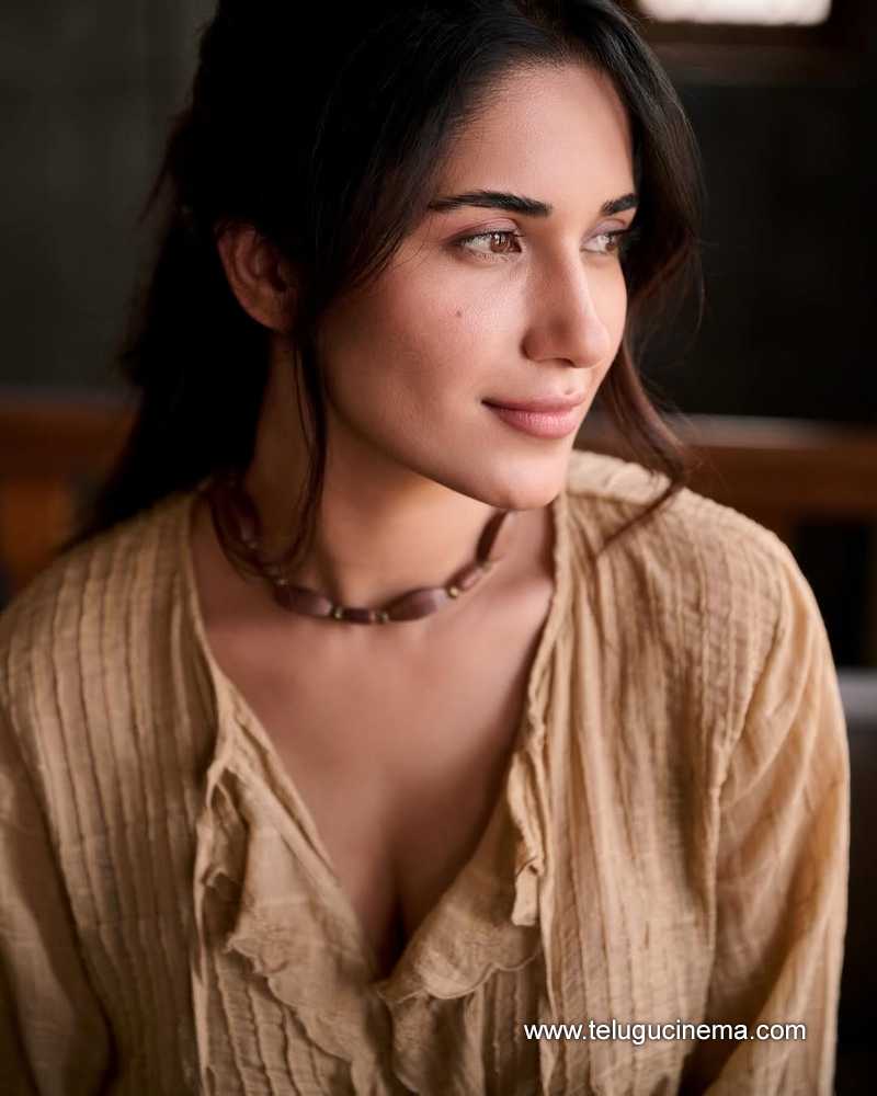 ruhani stills 10032504