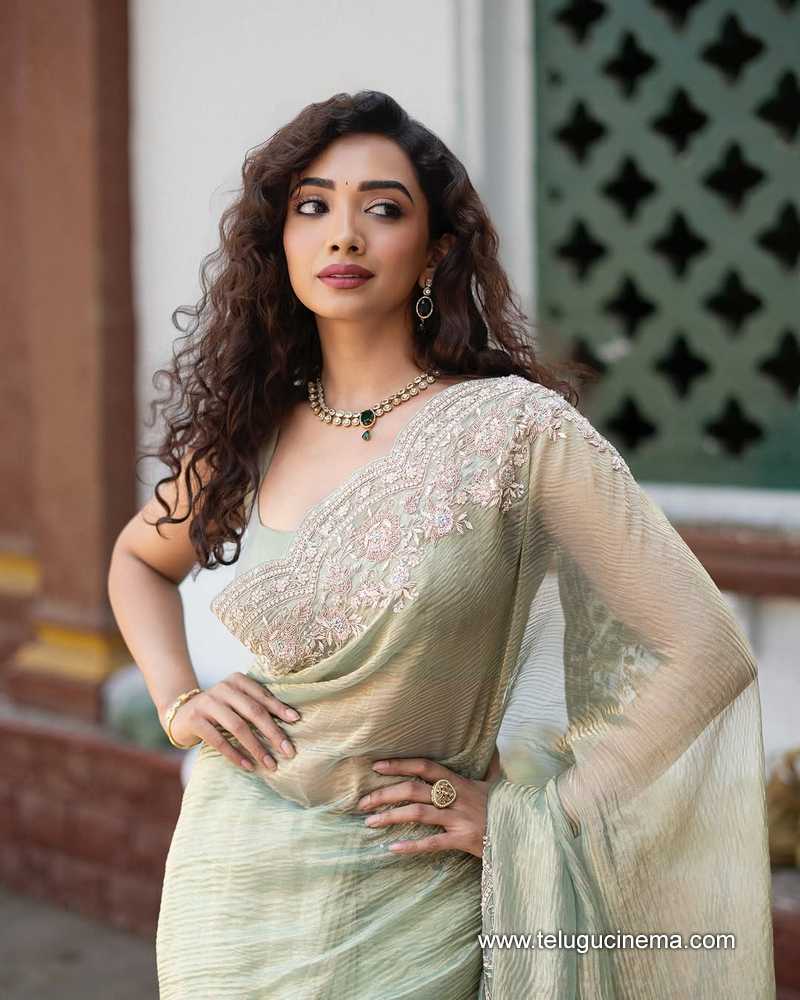 saanve stills 22032502