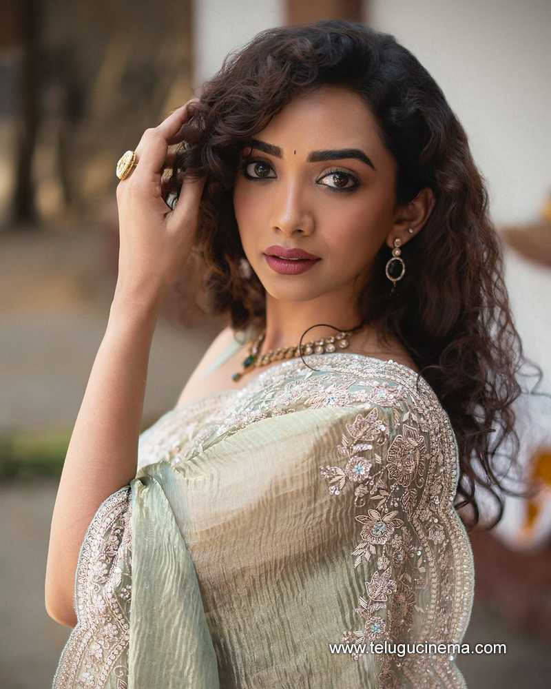 saanve stills 22032508