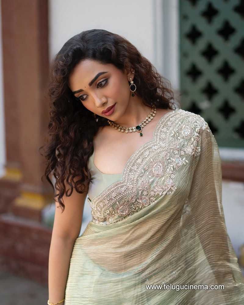 saanve stills 22032509