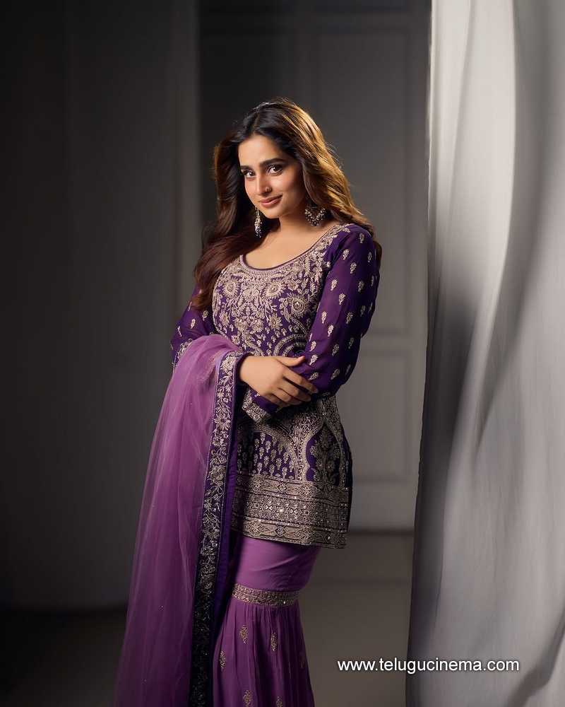 ayeshakhan stills 01042506