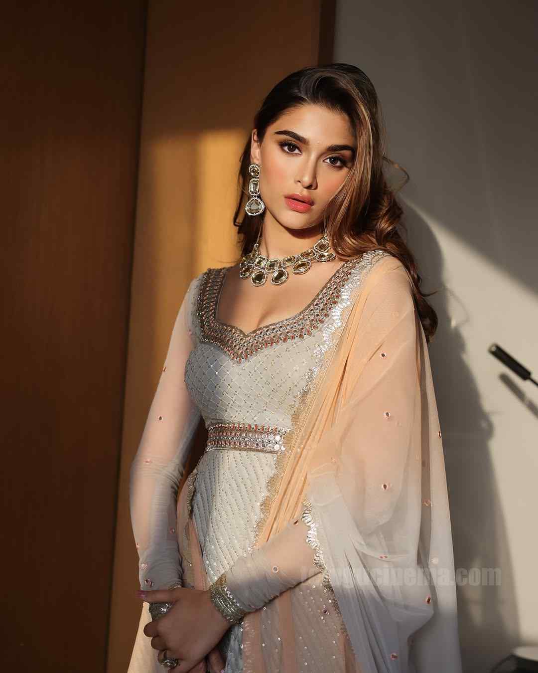 Saiee Manjrekar