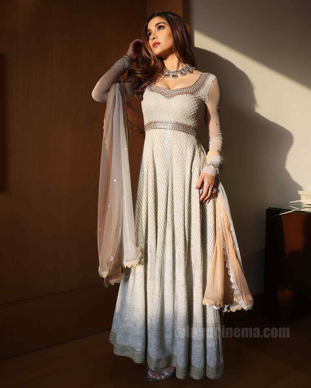 Saiee Manjrekar