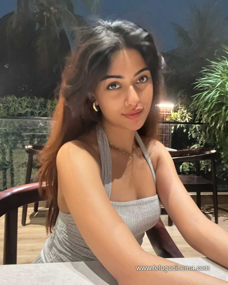anu stills 220525 06