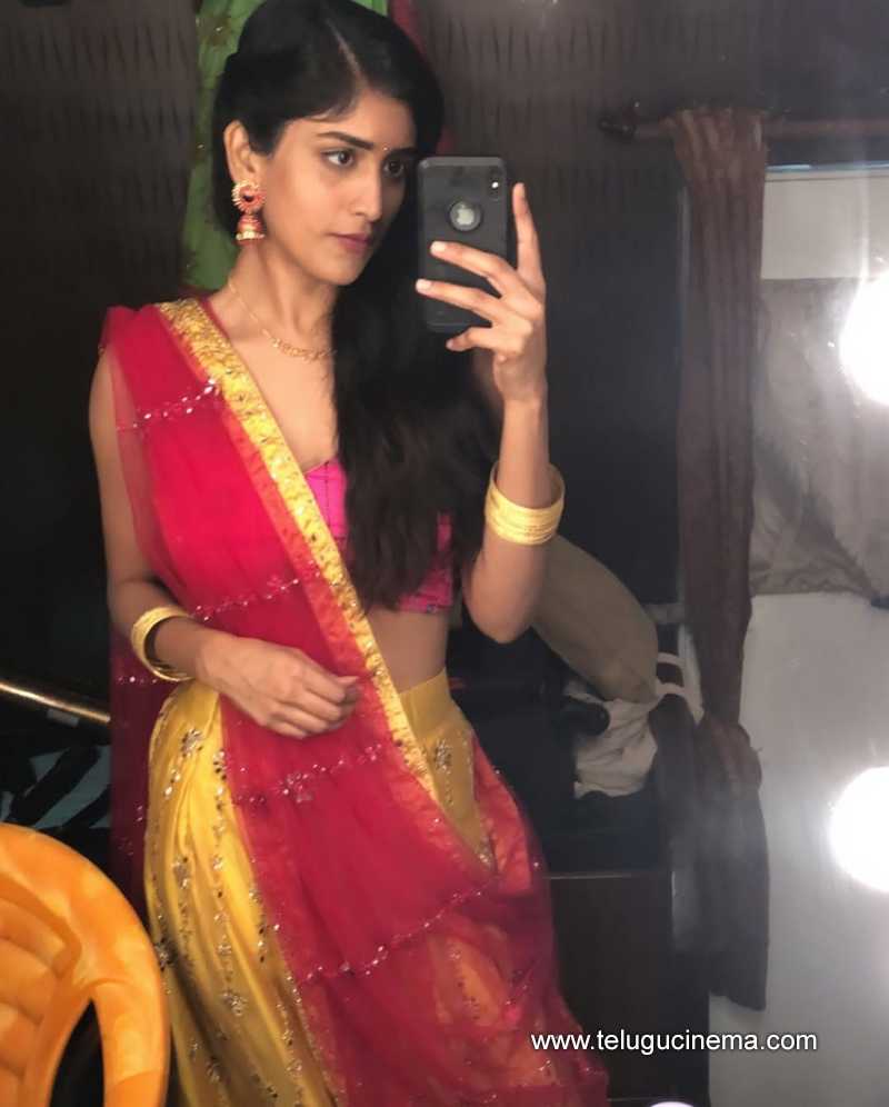 chandini stills 200525 11