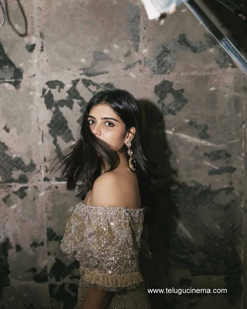 kalyani stills 220525 05
