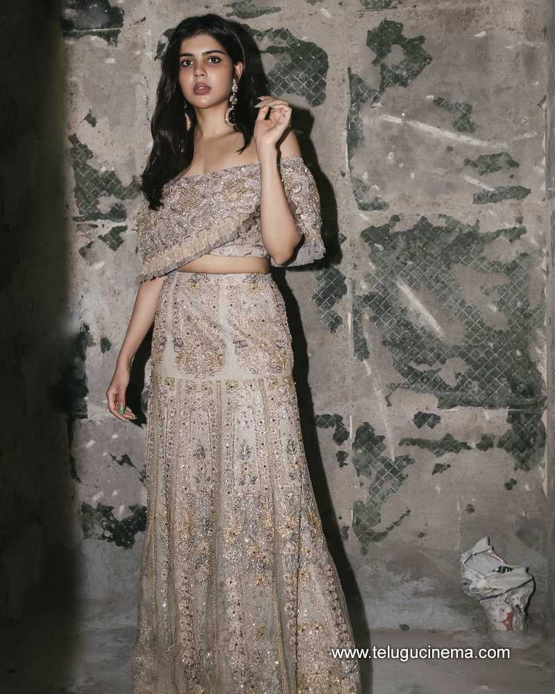 kalyani stills 220525 08