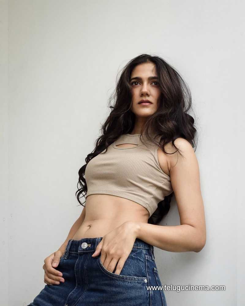 simran stills 260525 02