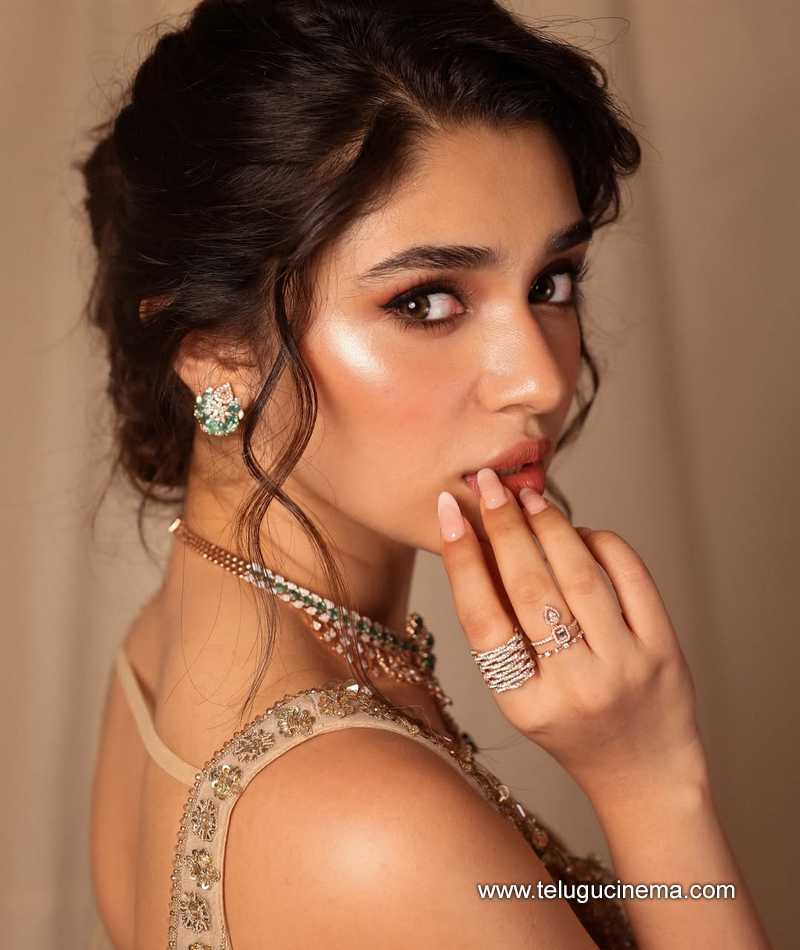 kritishetty stills 210625 04