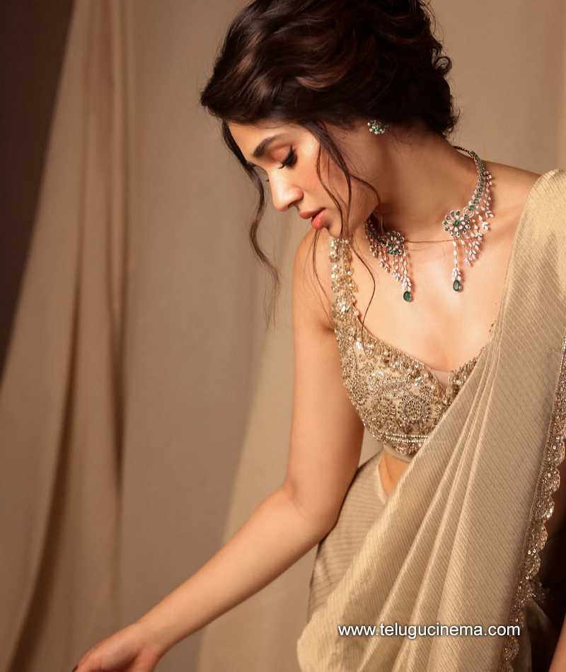 kritishetty stills 210625 05