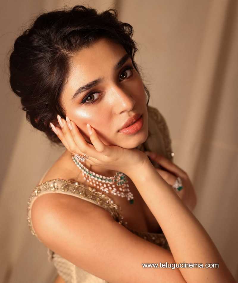 kritishetty stills 210625 06