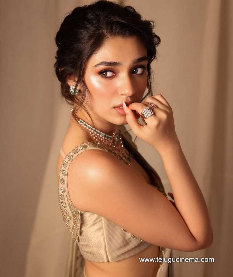 kritishetty stills 210625 09