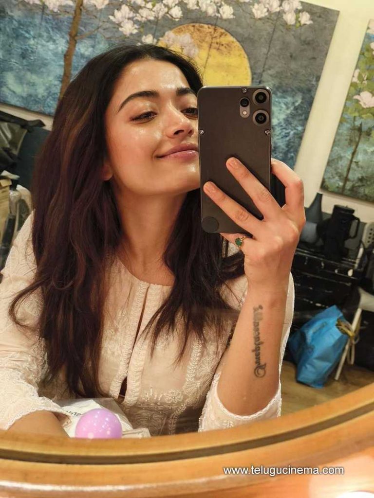 rashmika stills 210625 02