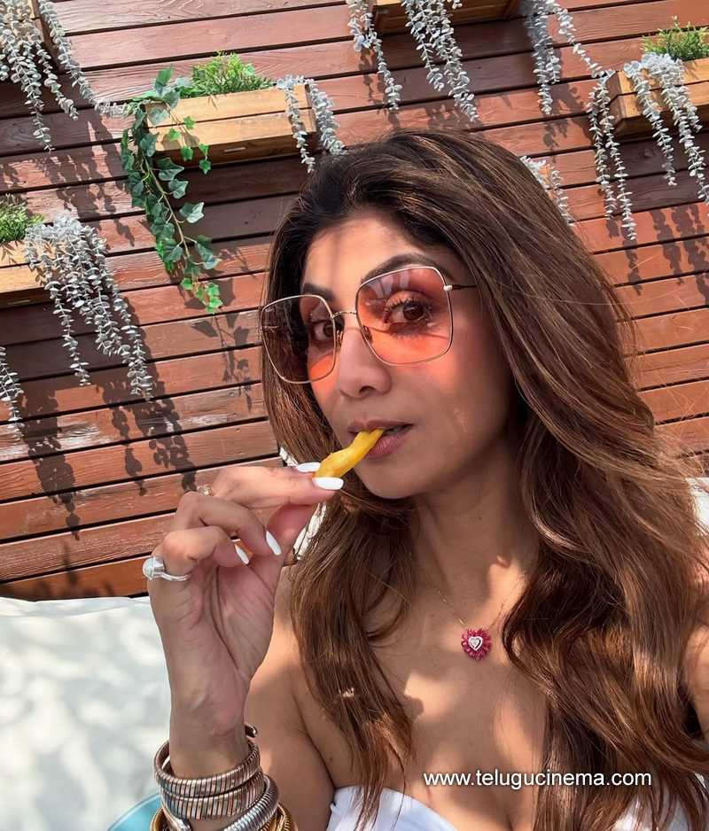 shilpa stills 110625 07