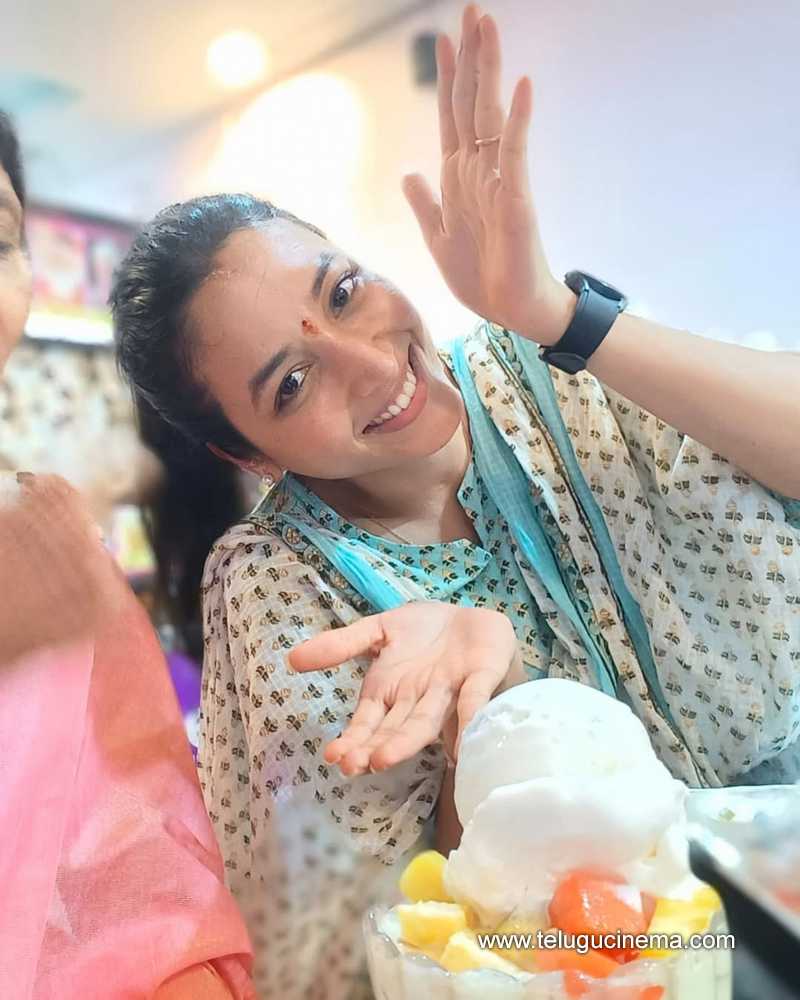 srinidhi stills 060625 07