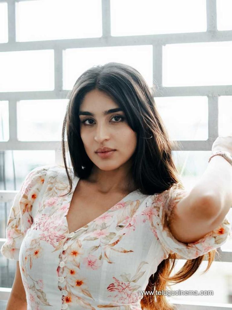 yukti stills 110625 03