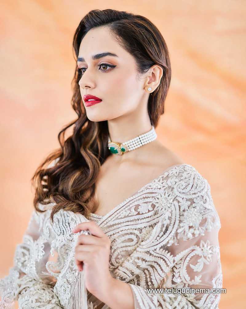 manushi stlls 010725 02