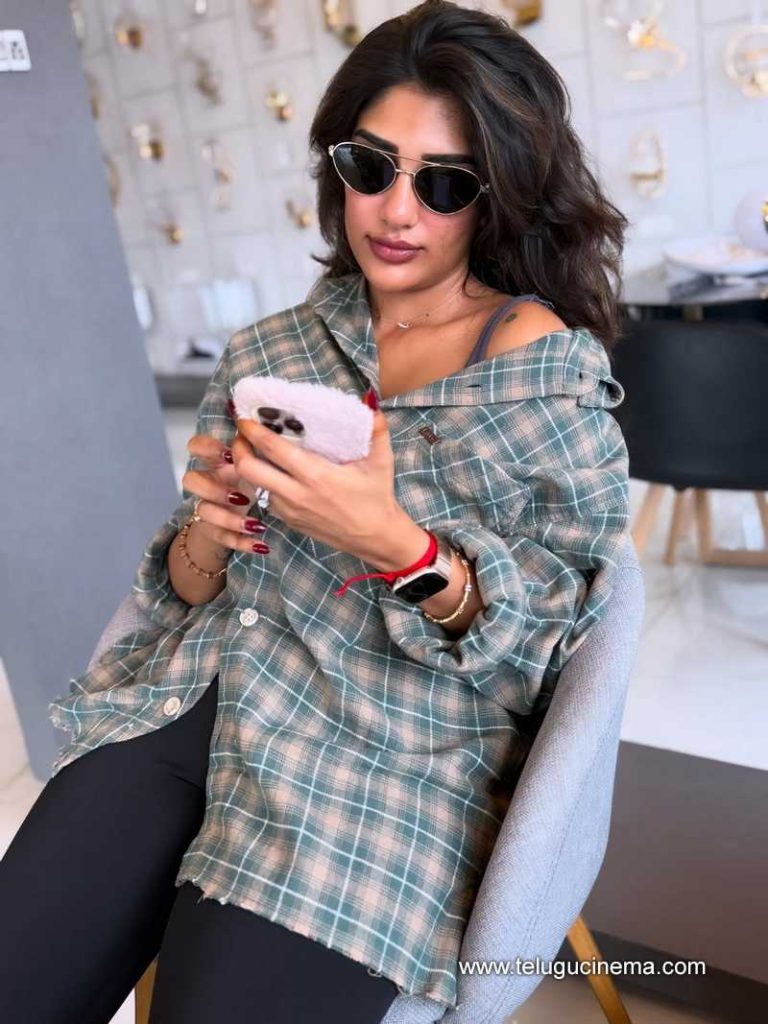 suprita stlls 040725 06