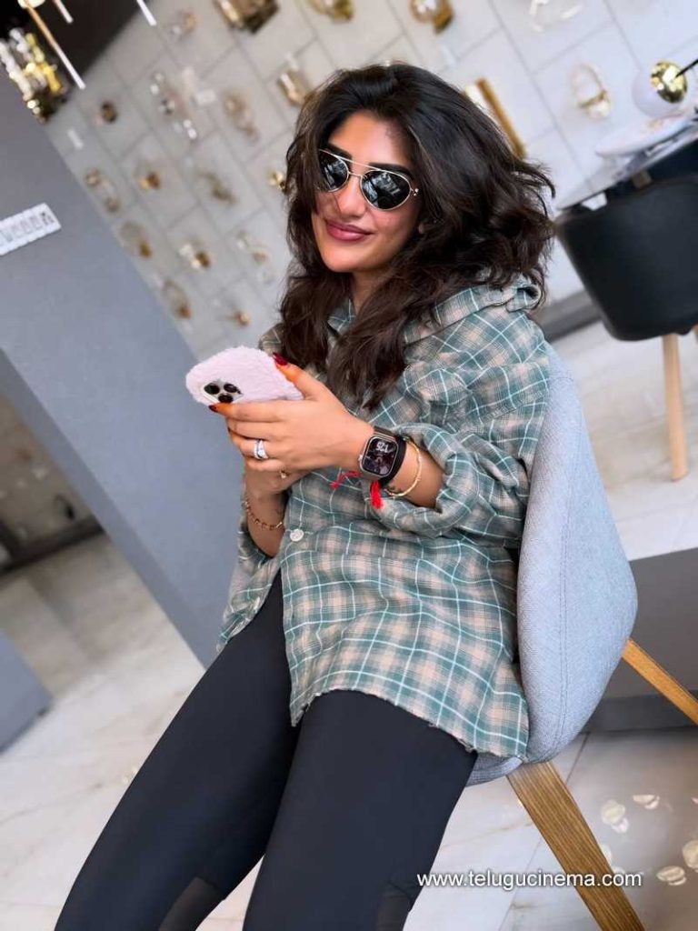 suprita stlls 040725 08