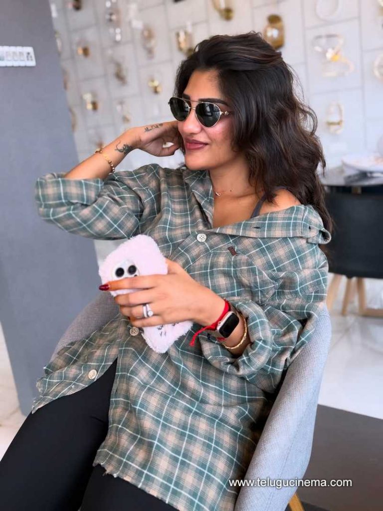 suprita stlls 040725 09