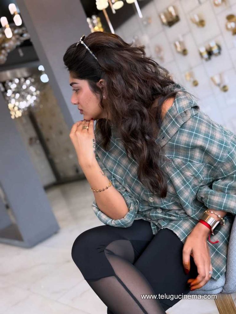suprita stlls 040725 12