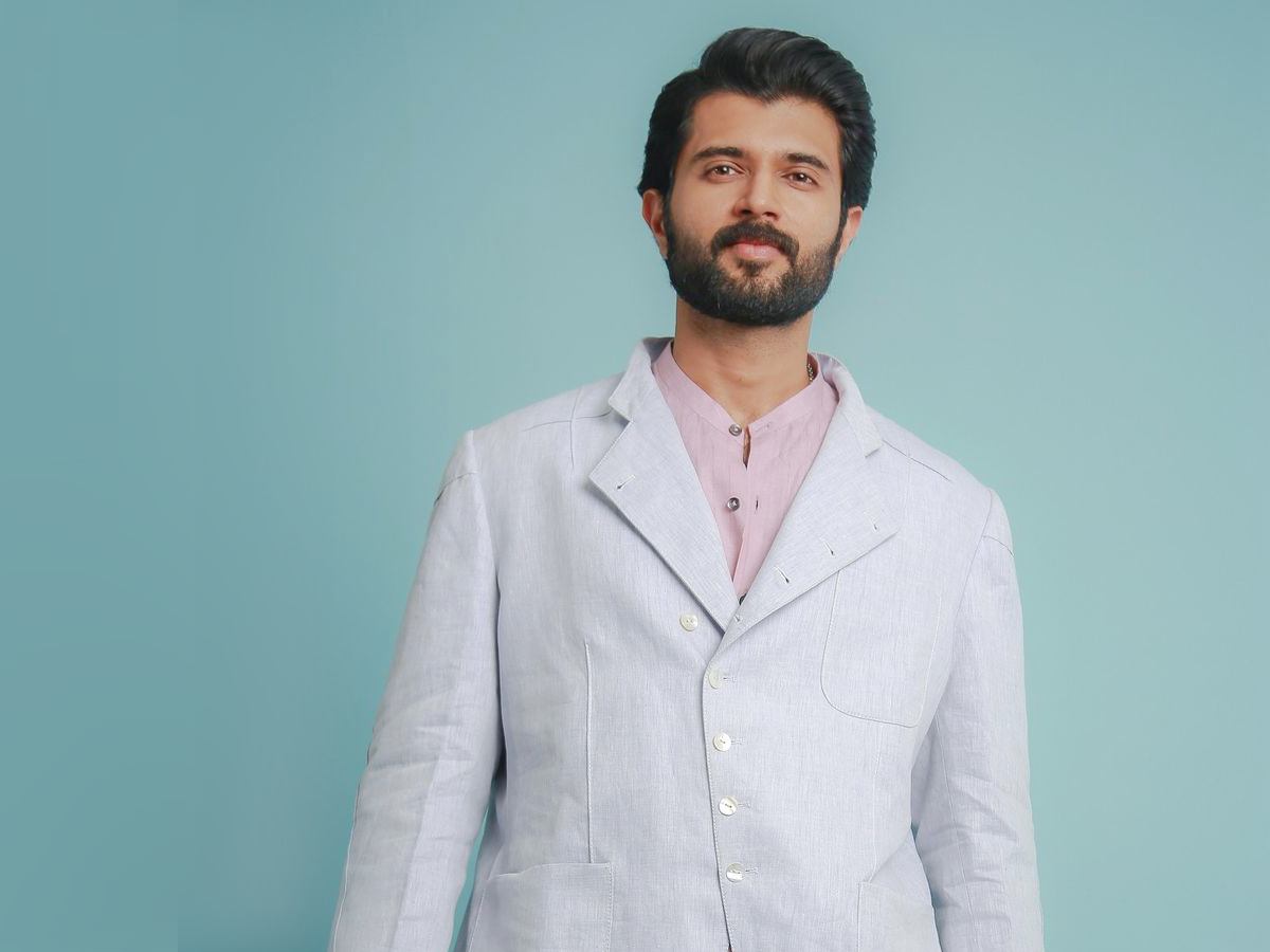 బిర్యానీ తింటే సెట్ అవుద్ది! 1 Vijay Deverakonda